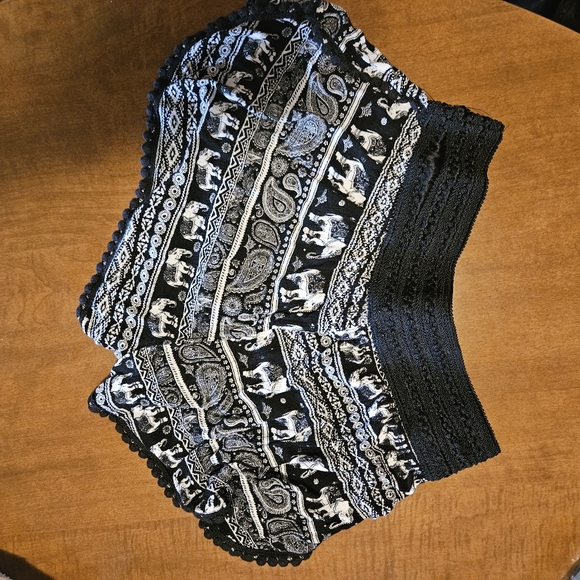 No Boundries Elephant shorts size medium 7-9 - Picture 13 of 16